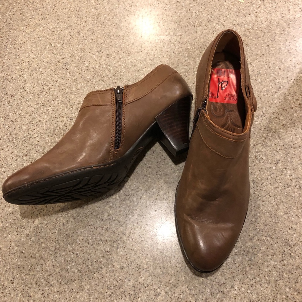 Born tan leather heeled booties